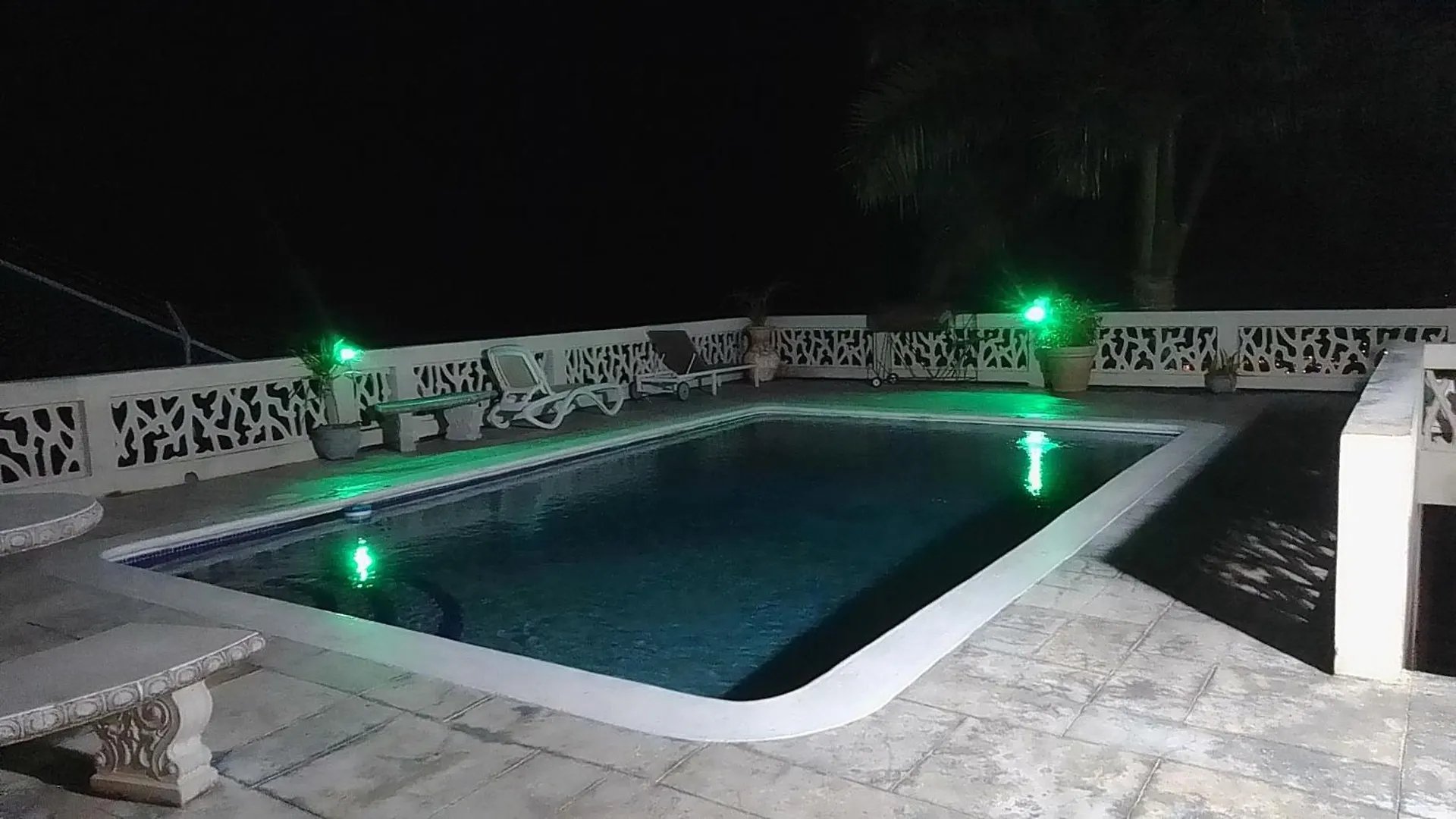 מלון מונטגו ביי Bayview Luxury Retreat